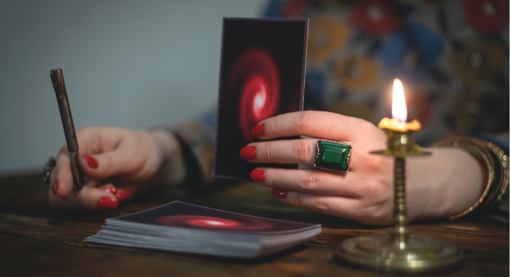 Amour et Tarot : Comment savoir si une nouvelle rencontre amoureuse est proche ?
