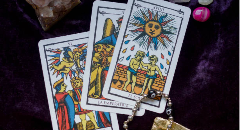 Le tarot et l’art de la séduction : Que révèlent les cartes sur votre charme ?