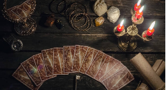 Le tarot et les éléments : feu, eau, air, terre dans les cartes