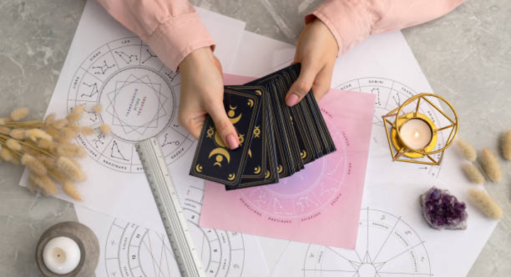 Le Tarot comme outil de développement personnel au quotidien