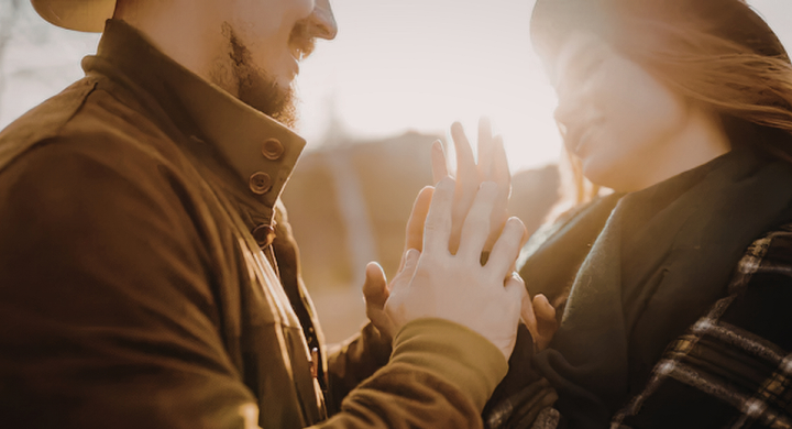 Les signes d’une connexion spirituelle : comment reconnaître un lien profond et unique