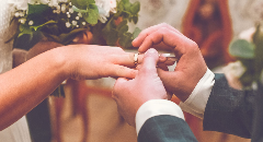 Signes astrologiques et peur de l’engagement : qui fuit l’amour ?