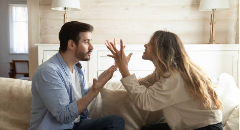 Les Signes d’une Relation Toxique : Comment Reconnaître les Alarmes Rouges