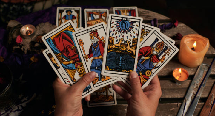Les cartes “absentes” dans un tirage : ce qu’elles peuvent signifier